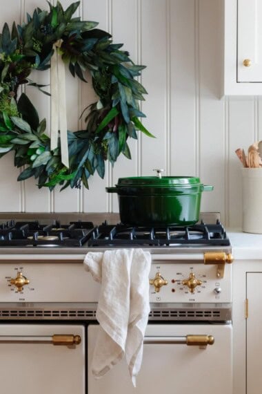 Here are my top picks for the best Dutch ovens for bread baking. They make a great gift!