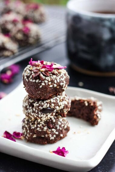 These Chocolate Tahini Cookies are irresistibly tender, chewy and divinely delicious.