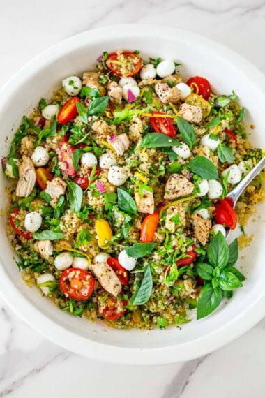 Healthy Chicken Quinoa Salad (Perfect for Summer Meal Prep!)